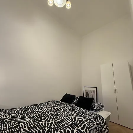Rome Style Apartment, Heart Of Budapest